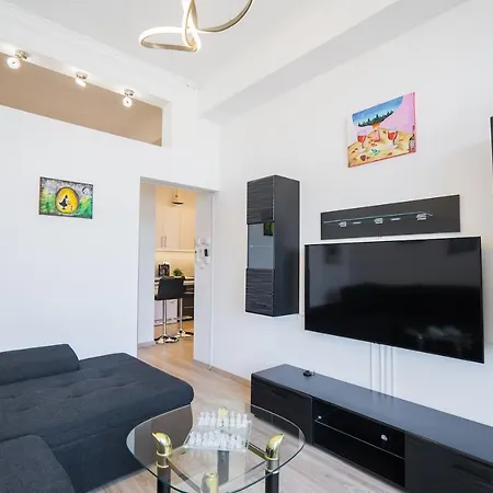 Silveritas Apartman Διαμέρισμα *